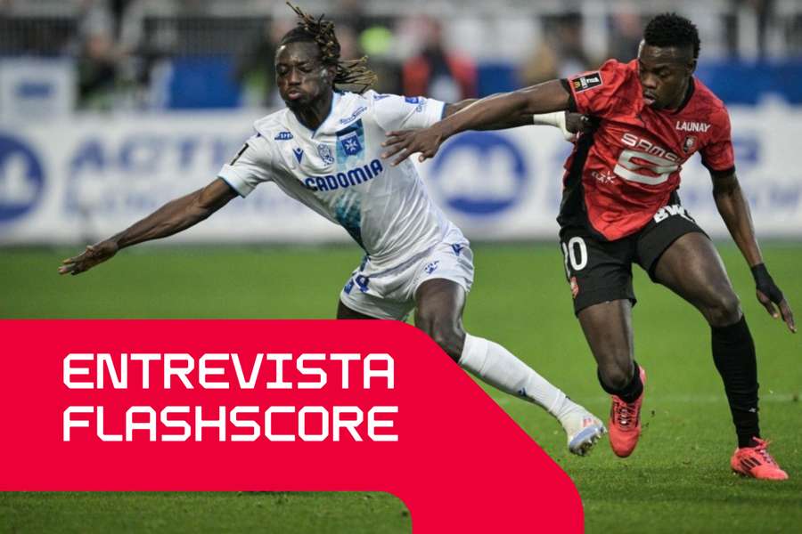 Mensah em ação contra o Rennes