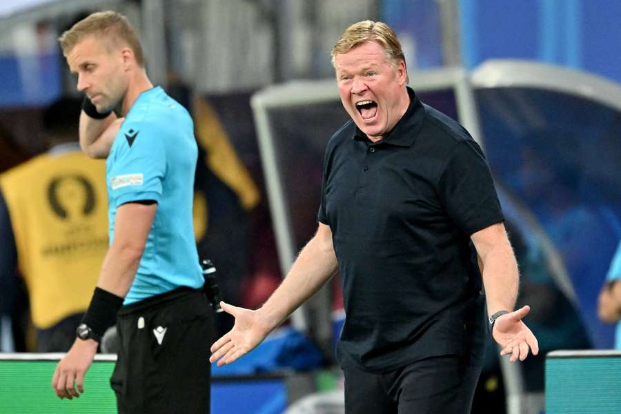 Ronald Koeman felt Denzel Dumfries did not impede the goalkeeper