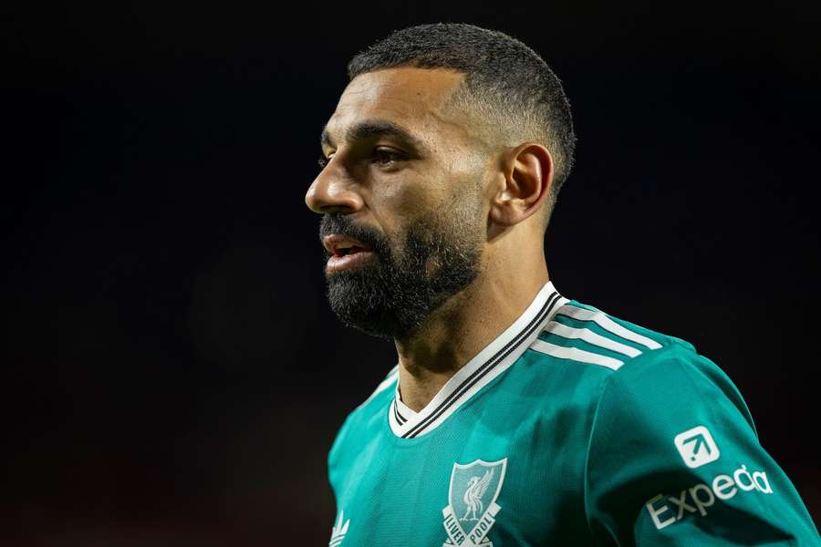 Salah przedłużył kontrakt z Liverpoolem, ale może opuścić klub pod koniec sezonu. Salah przedłużył kontrakt z Liverpoolem, ale może opuścić klub pod koniec sezonu.