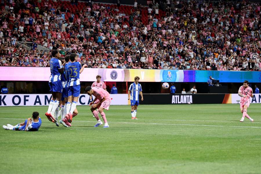 O momento do golo de Messi