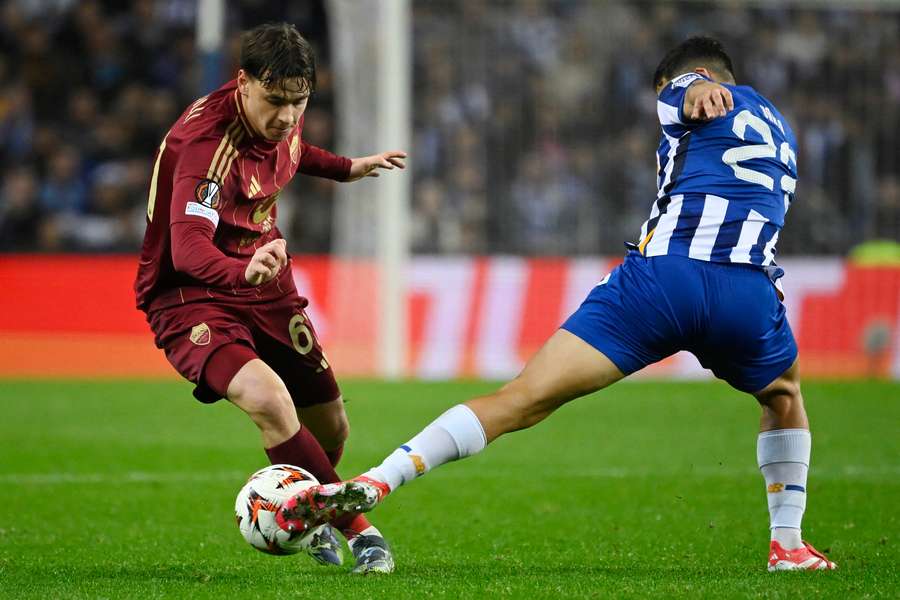 Duel din FC Porto - AS Roma