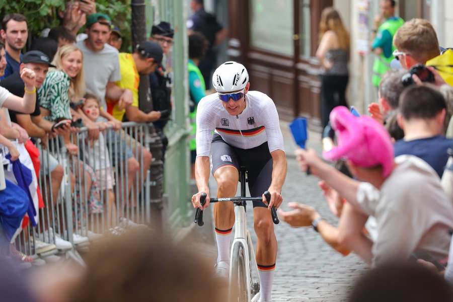 Politt legte einen Notstopp im Cafe des Deux Moulins ein