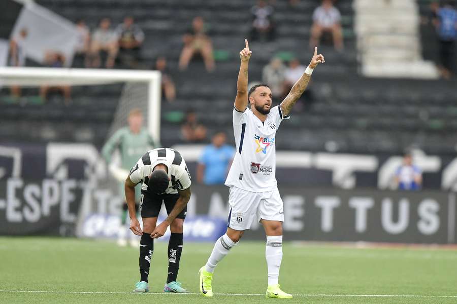 Hugo dobrou a vantagem do Maricá no segundo tempo
