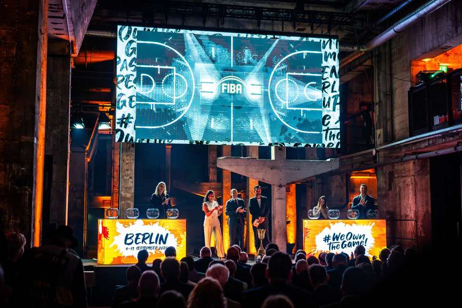 Letos bude turnaj basketbalistek hostit Německo.