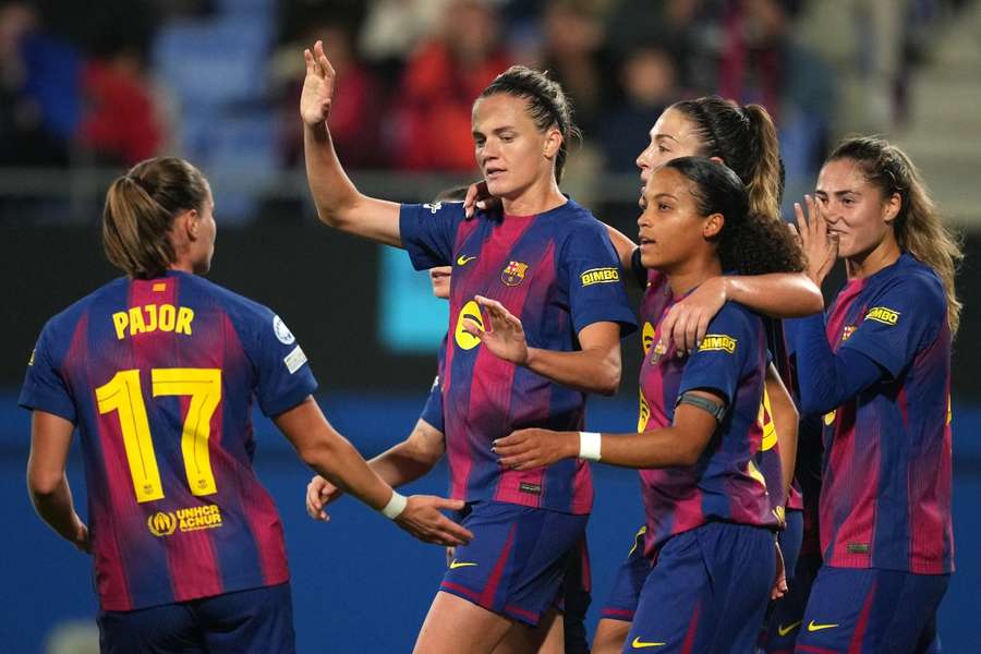 Jogadoras do Barcelona celebram o golo de Irene Paredes Jogadoras do Barcelona celebram o golo de Irene Paredes