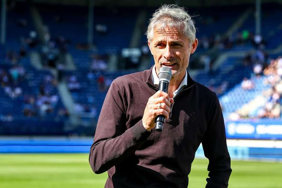 Kees van Wonderen steigt in der Länderspielpause als Trainer bei Schalke 04 ein.