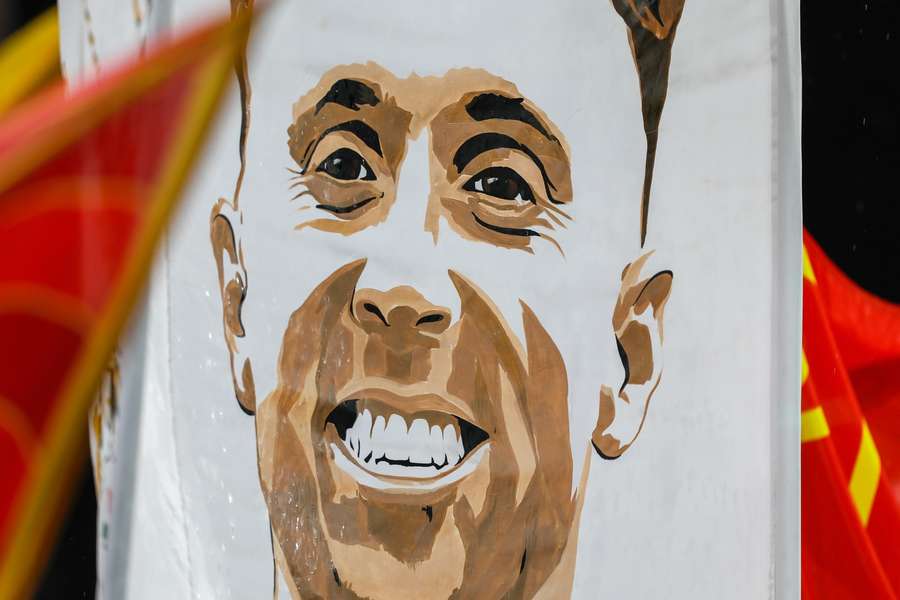 Symbolbild: Ein Banner von Diogo Jota beim CL-Duell zwischen Liverpool und Real.