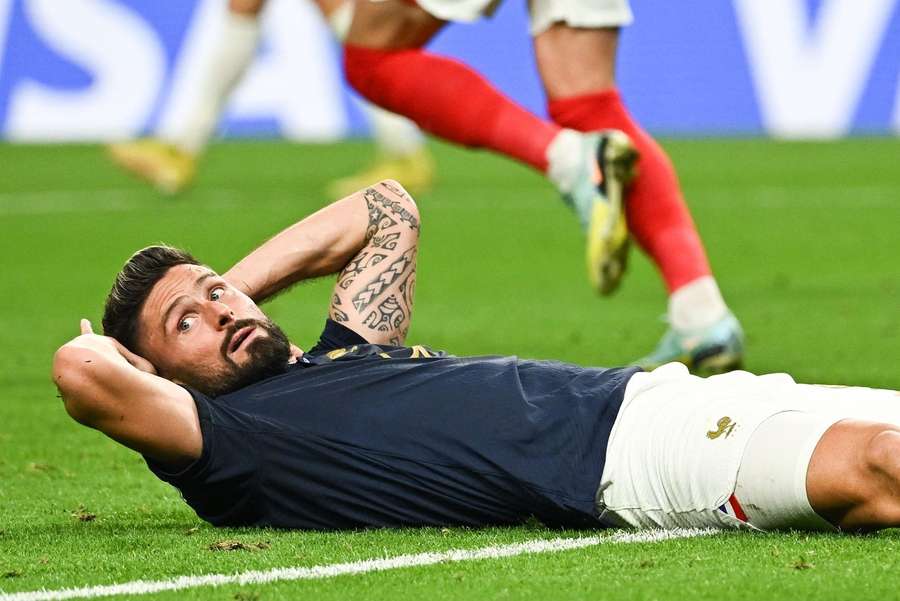 Olivier Giroud lagde stærkt fra land ved årets VM med to scoringer i Frankrigs første kamp.