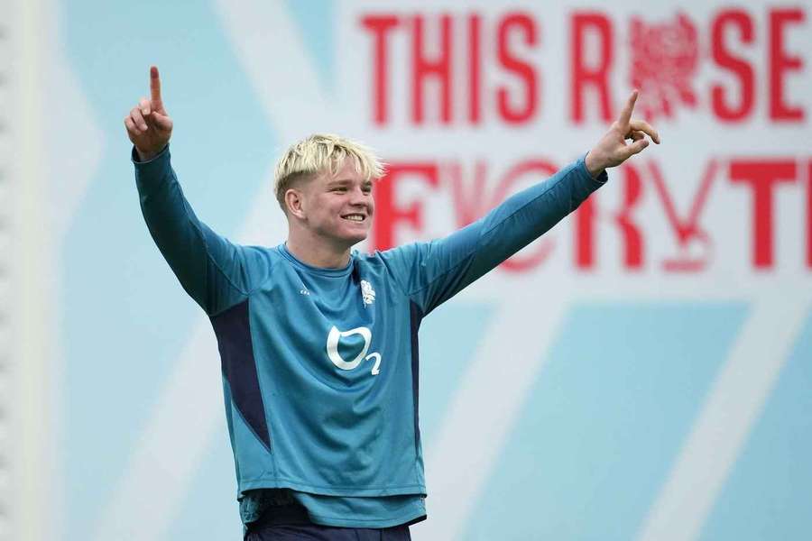 Henry Pollock in training with England