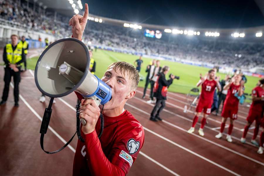 Højlund oplevede drengedrøm som "capo" efter sejr i Helsinki: "Højbjerg mumlede sidst"