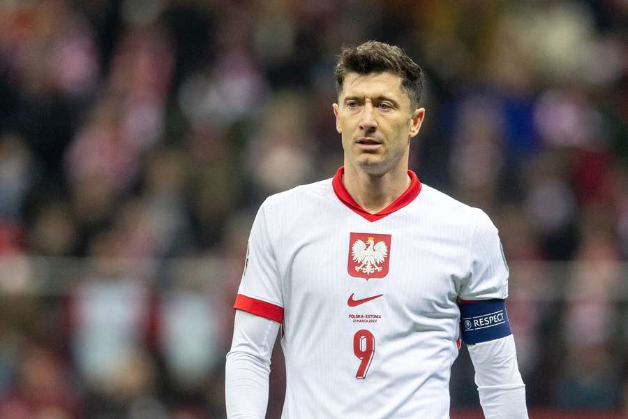 Robert Lewandowski está a ter dificuldades em marcar pela Polónia