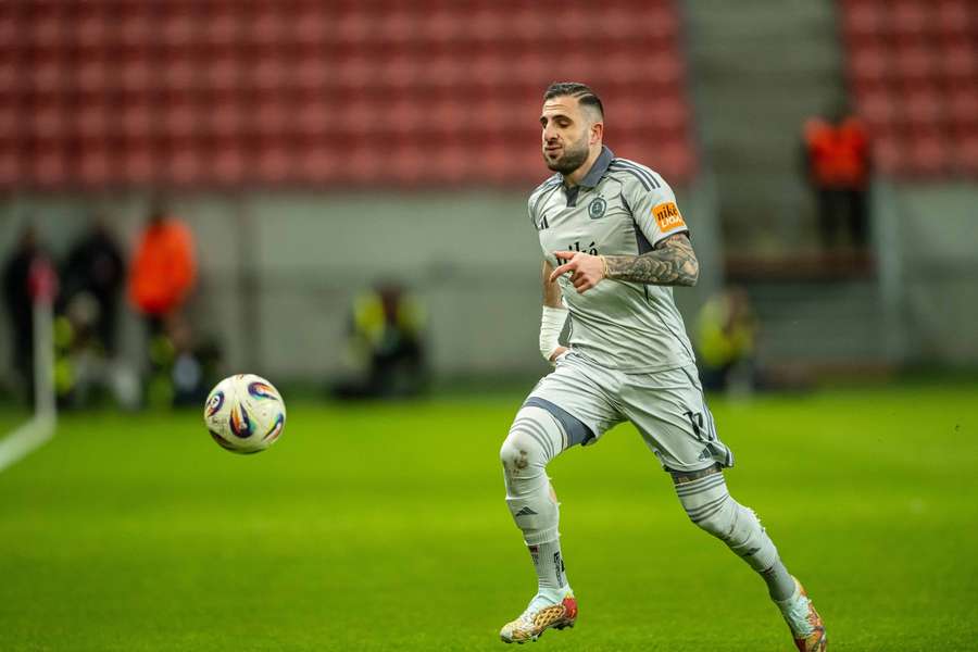 Barseghjan v drese Slovana.