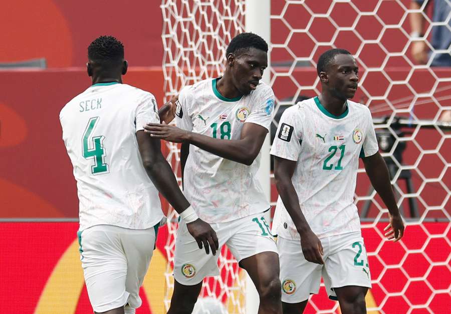 Senegal na trávniku dominoval.