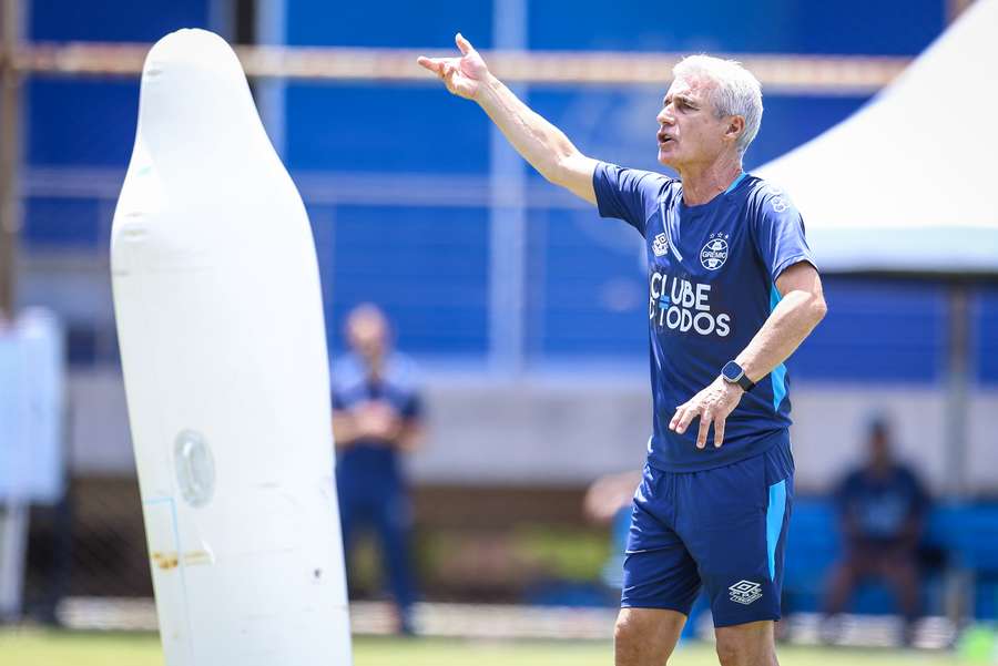 Luís Castro foi o nome escolhido pelo Grêmio para 2026