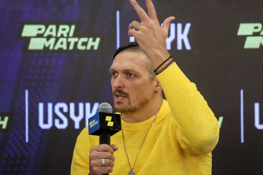 Oleksandr Usyk podczas jednej z konferencji prasowych przed walką