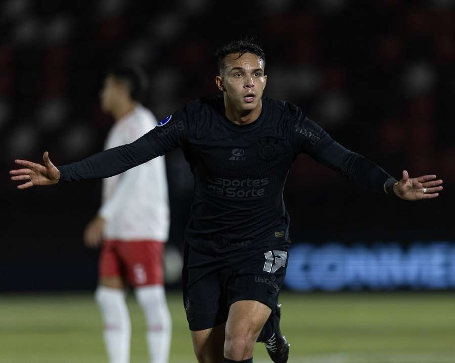 Giovane abriu o placar para o Corinthians em Ribeirão Preto