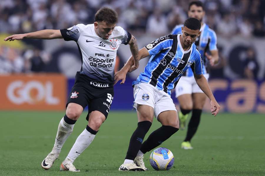 Corinthians e Grémio empataram em Itaquera