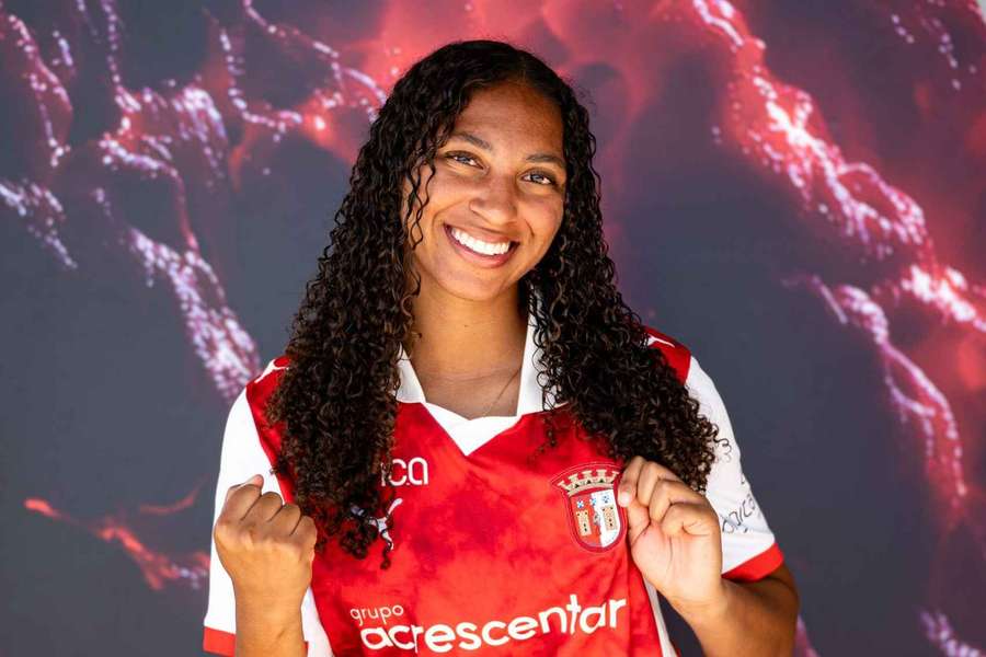Kassidy Banks com a camisola do SC Braga