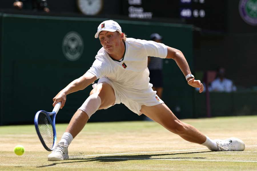 Cruz Hewitt, le fils de Lleyton, remporte son premier match sur le circuit principal Cruz Hewitt, le fils de Lleyton, remporte son premier match sur le circuit principal