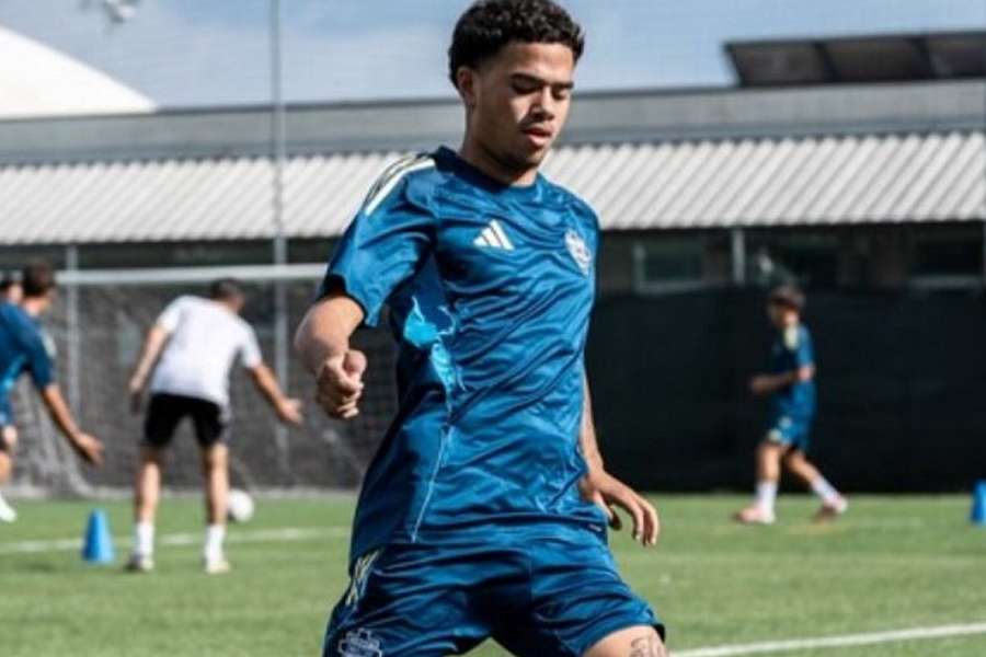 DONE DEAL: Como raid Ajax academy for young pair