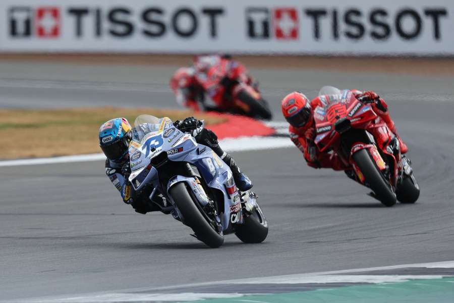 Álex Márquez devance son frère Marc