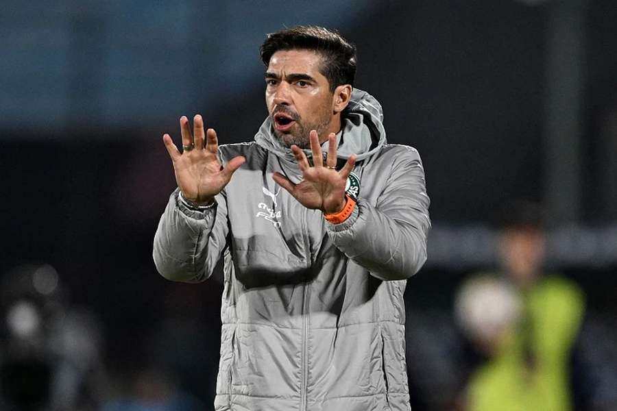 Abel Ferreira vai defrontar o FC Porto
