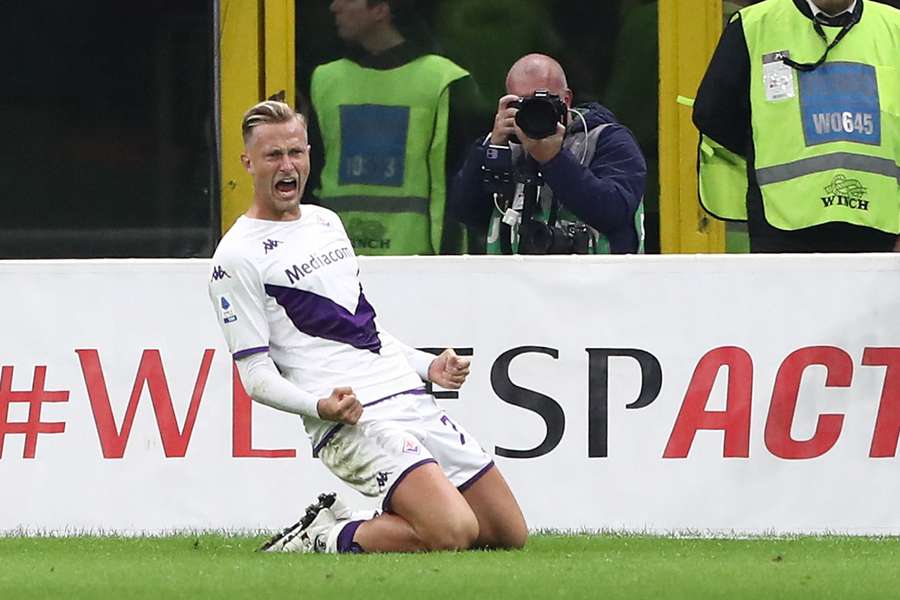 Barák skóroval na hrišti AC Milán, skvělý Džeko dvěma góly režíroval výhru Interu