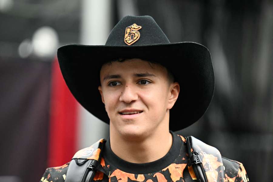 Isack Hadjar ao estilo do Texas