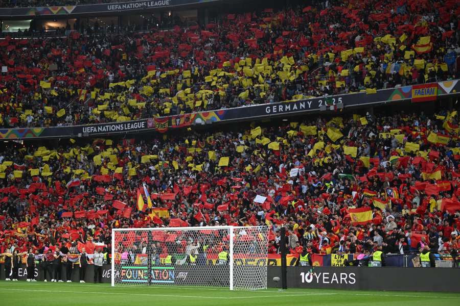 Des supporters dans les tribunes de l'Allianz Arena.