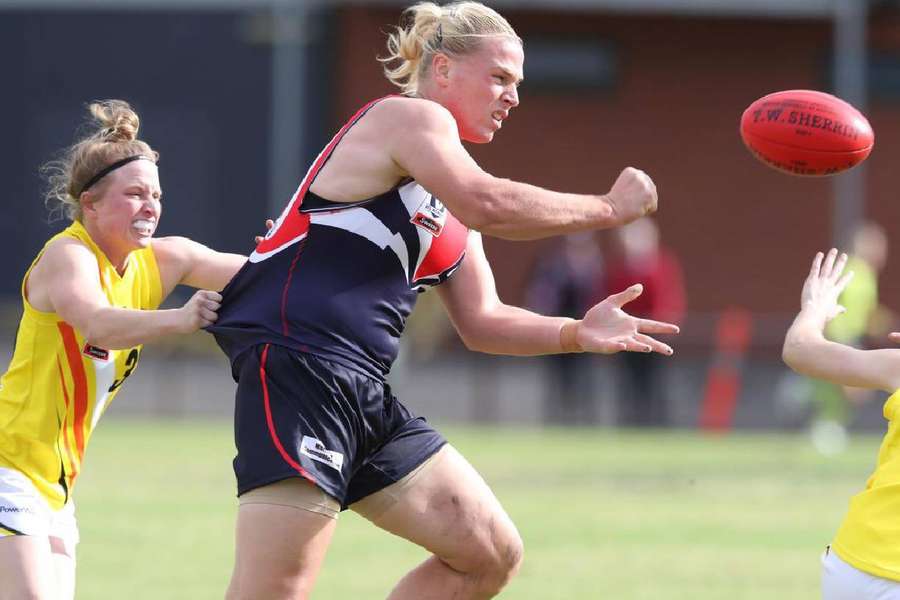 Hannah Mouncey é atleta transgênero de rugby