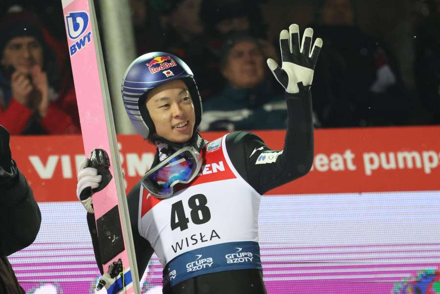 Kobayashi umocnił się na pozycji lidera listy płac w PŚ w skokach narciarskich