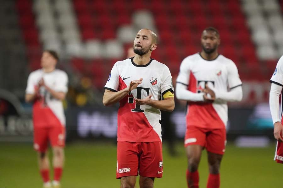 FC Utrecht herdenkt tramaanslag in duel met Go Ahead Eagles