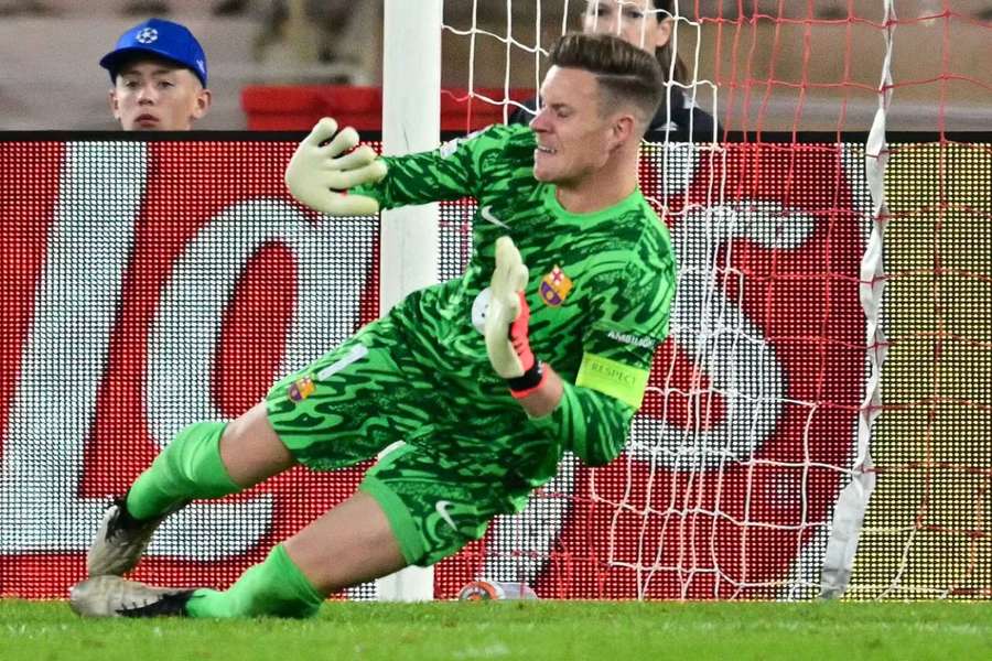 Marc-André ter Stegen nedohrál zápas s Villarrealem kvůli zranění kolena.