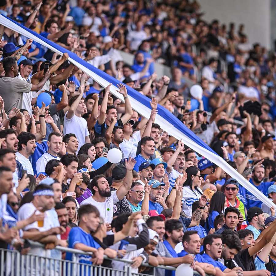A torcida do Pescador lota a Arena Barra, em Itajaí