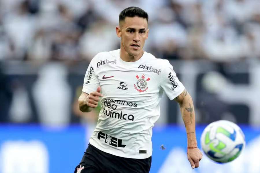 Corinthians fecha acordo com Matías Rojas em dívida milionária
