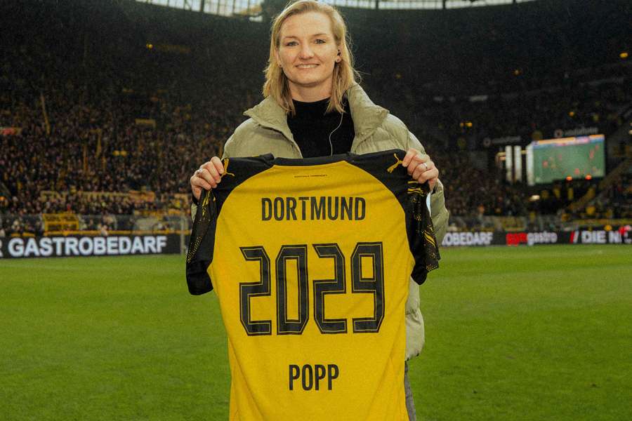 Popp já assinou pelo novo clube Popp já assinou pelo novo clube