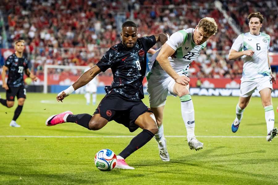 Kanaďané s Irskem remizovali 1:1.