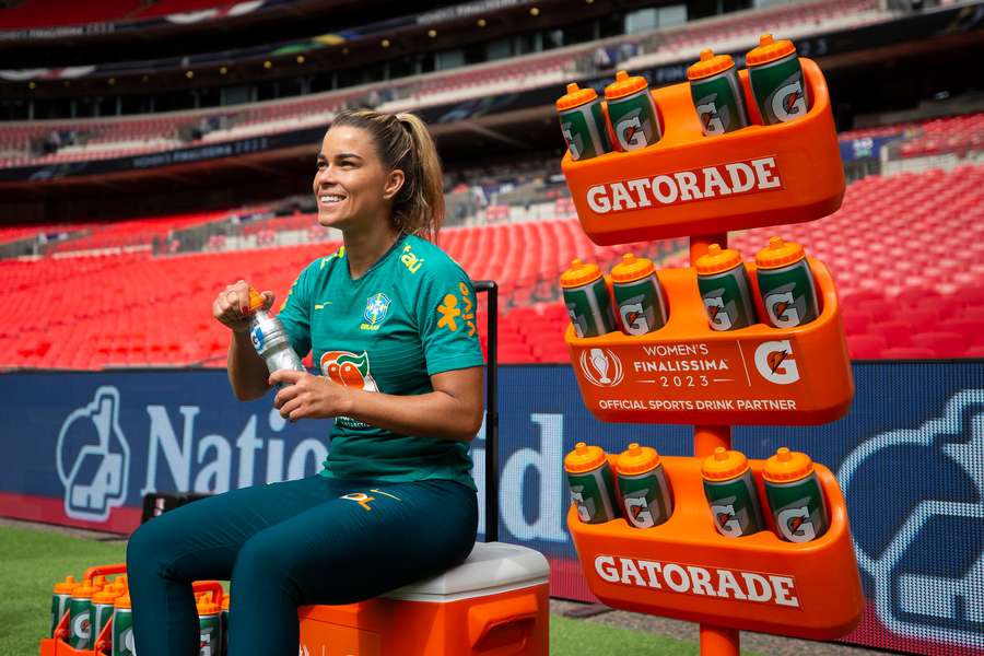 Tamires comemora crescimento do futebol feminino no Brasil