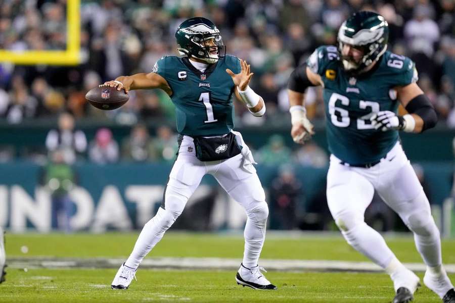 Jalen Hurts é o líder do potente ataque dos Eagles