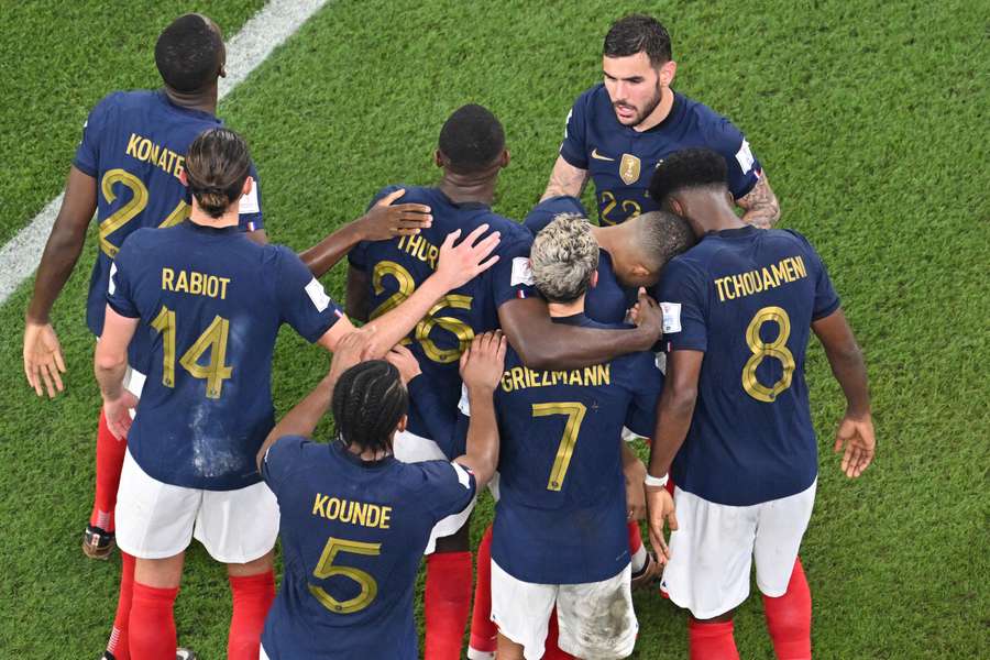 Mondiali, un superbo Mbappé trascina la Francia agli ottavi