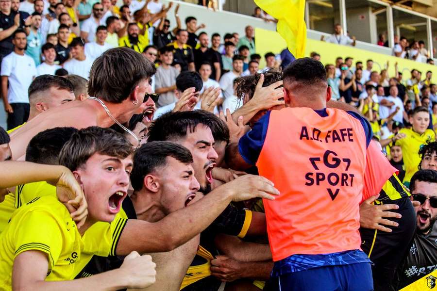 A comunhão entre adeptos e jogadores do Fafe