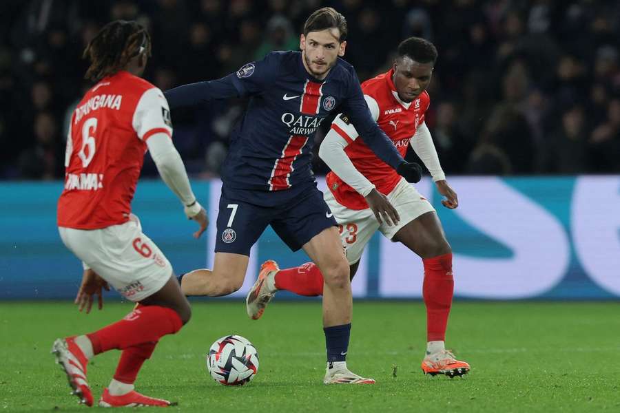 Khvicha Kvaratskhelia foi transferido para o PSG este inverno