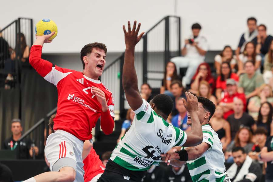Benfica vai defrontar o Sporting na Supertaça de Andebol Benfica vai defrontar o Sporting na Supertaça de Andebol