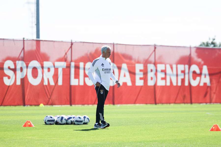 José Mourinho, treinador do Benfica