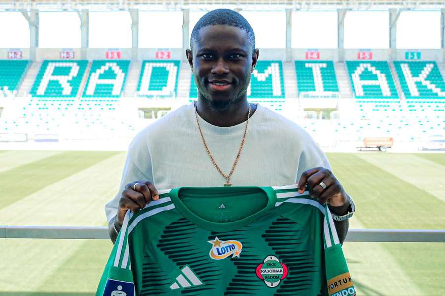 Elves Baldé apresentado no Radomiak