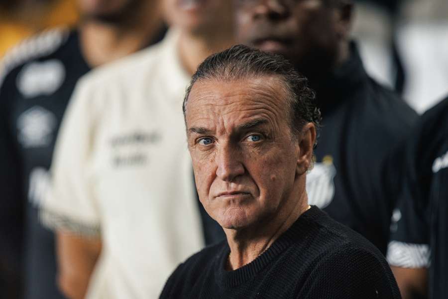 Santos de Cuca abriu boa vantagem no jogo de ida