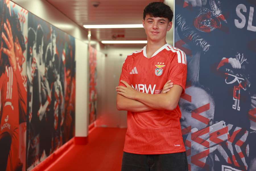 Luís Silva oficializado pelo Benfica Luís Silva oficializado pelo Benfica