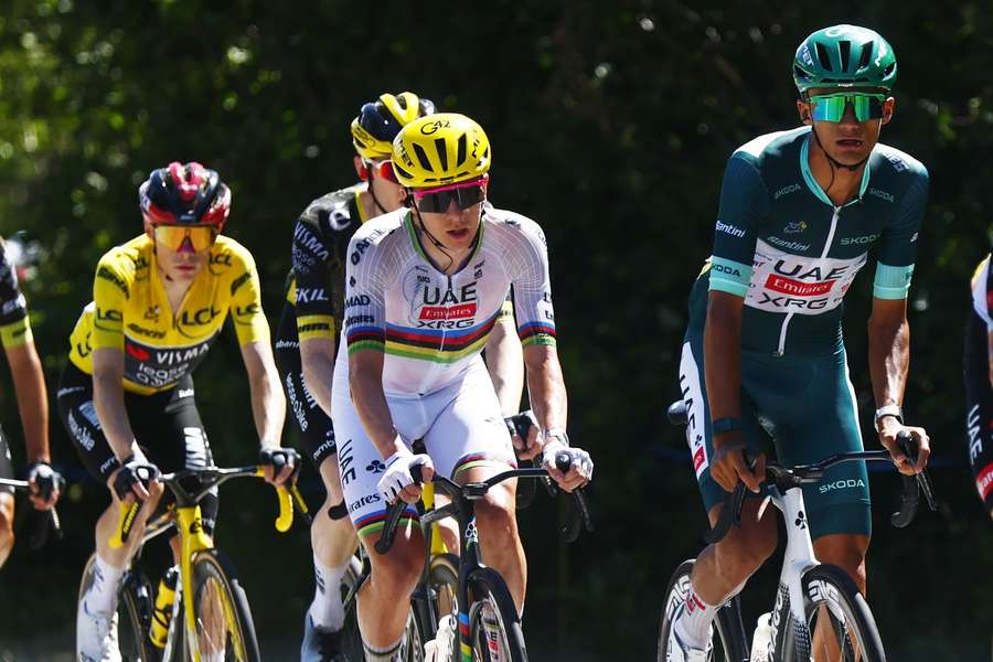 Jonas Vingegaard, Tadej Pogacar y el mexicano Isaac Del Toro, juntos en la etapa Jonas Vingegaard, Tadej Pogacar y el mexicano Isaac Del Toro, juntos en la etapa