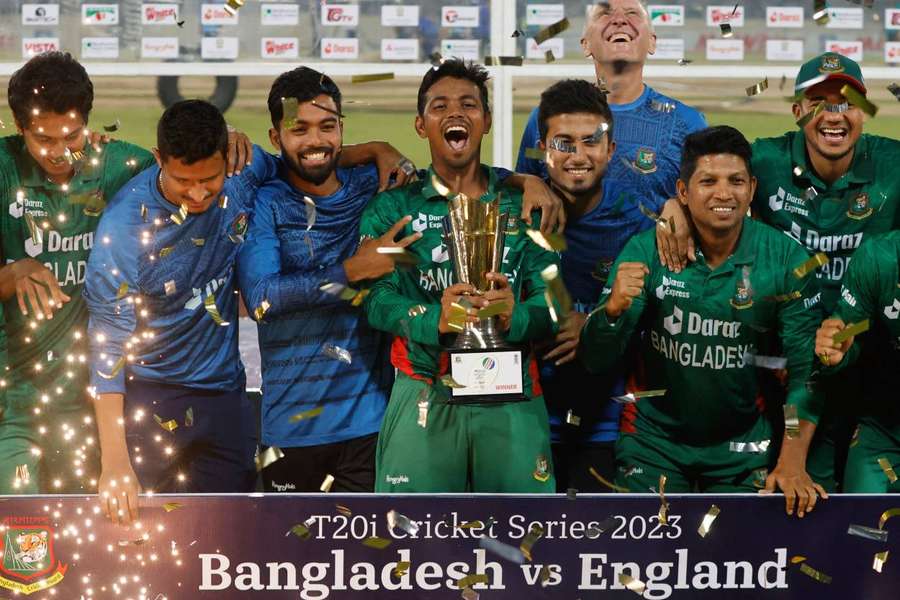 England's whitewash in Bangladesh an 'eye-opener', says Mott