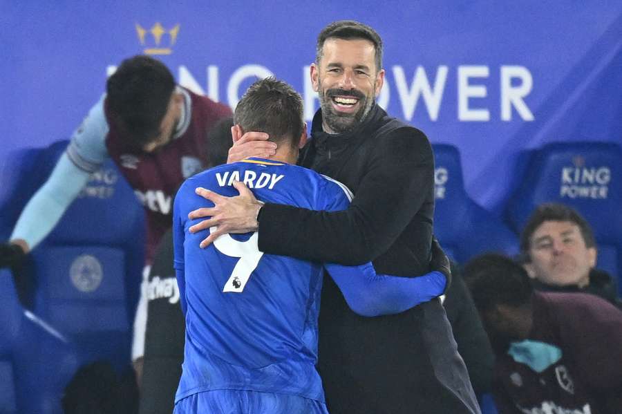 Ruud van Nistelrooy hat einen perfekten Einstand als Trainer von Leicester City gefeiert.